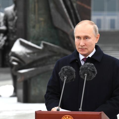 Amid Kremlin pressure, Apple, Google remove app showing authority-backed candidates likely to lose