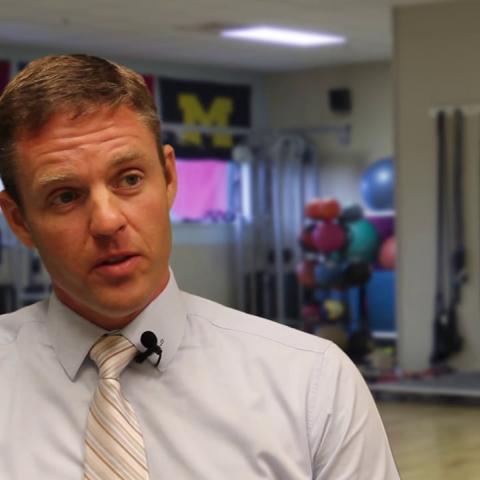 Illinois apologizes to anti-mask mandate school board member for threatening medical license