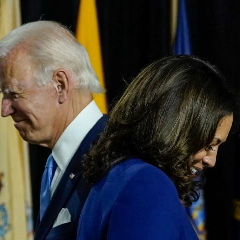 Active duty and retired military personnel told they cannot "disrespect" senior government officials