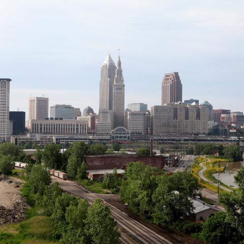 Tariffs, jobs debate in close Ohio congressional race