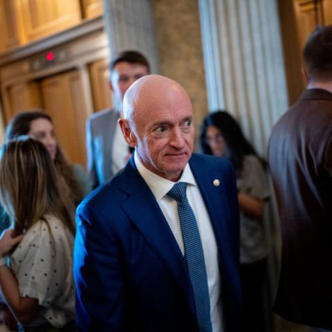 Sen. Mark Kelly brushes off criticism of Harris' border czar performance, says Arizona 100% winnable