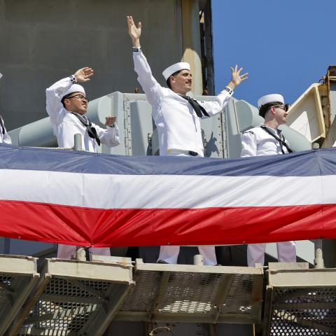 Families reunite with crew of USS Abraham Lincoln as it returns to San Diego